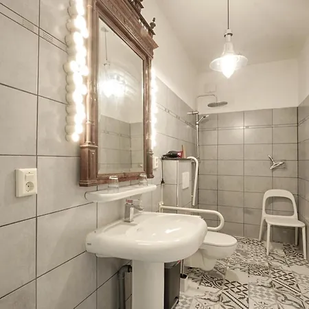 D'hotes Fantesstique Bed & Breakfast *