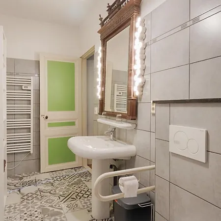D'hotes Fantesstique Bed & Breakfast