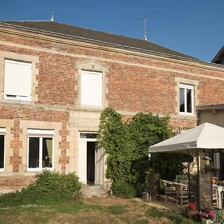D'hotes Fantesstique Bed & Breakfast *