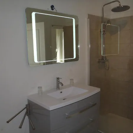 D'hotes Fantesstique Bed & Breakfast *